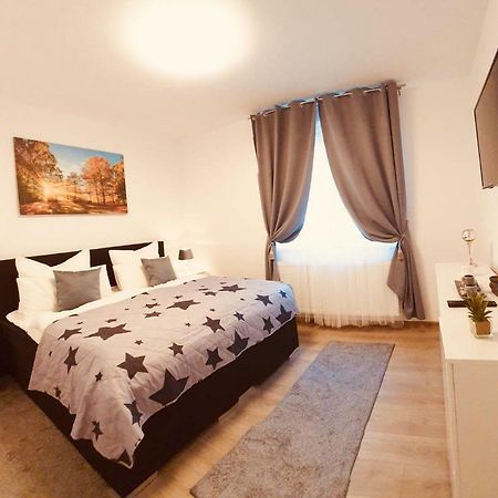 Apartament Comfort Primaverii Ришнов Екстер'єр фото