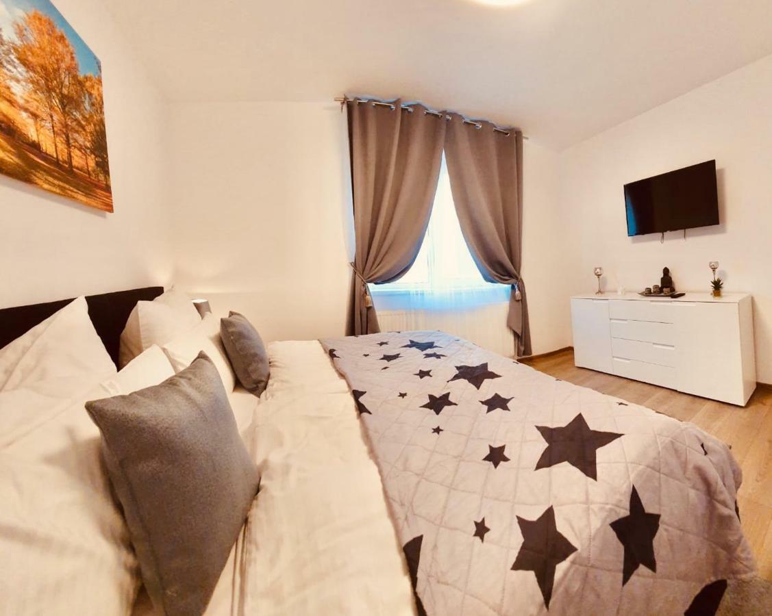 Apartament Comfort Primaverii Ришнов Екстер'єр фото